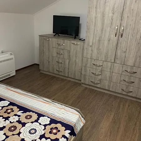 Luxury Duplex In Heart Of Apartment *